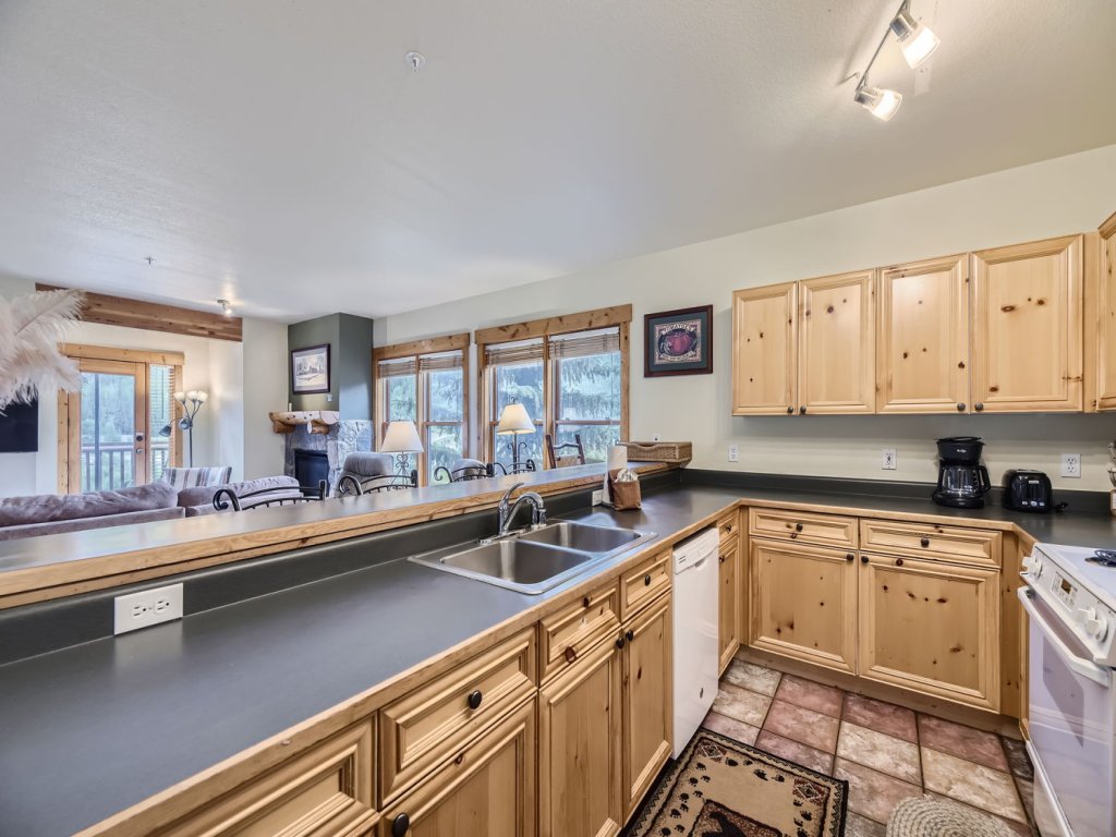 2652 Tenderfoot Lodge Vacation Rental in Keystone - RedAwning