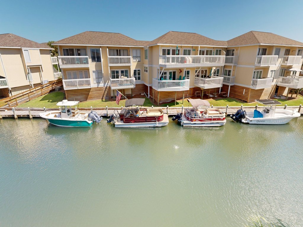 Sandpiper Cove 4203 Vacation Rental in Destin - RedAwning