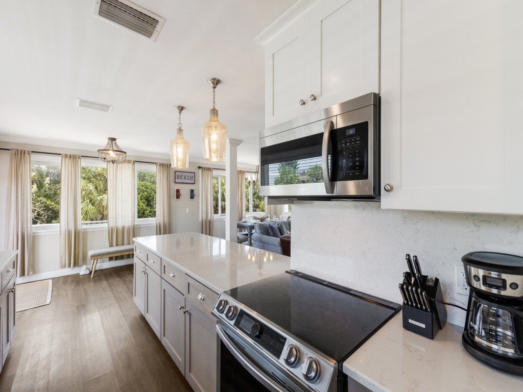 Sea La Vie Vacation Rental in Anna Maria - RedAwning