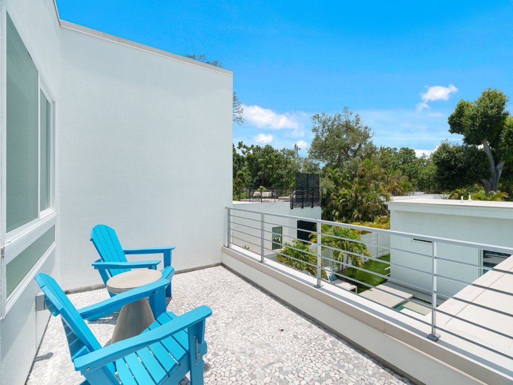 Paradise Found Vacation Rental in Sarasota - RedAwning
