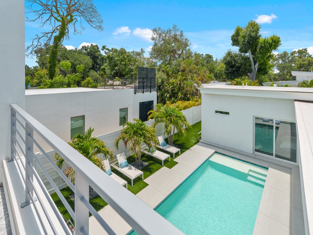 Paradise Found Vacation Rental in Sarasota - RedAwning