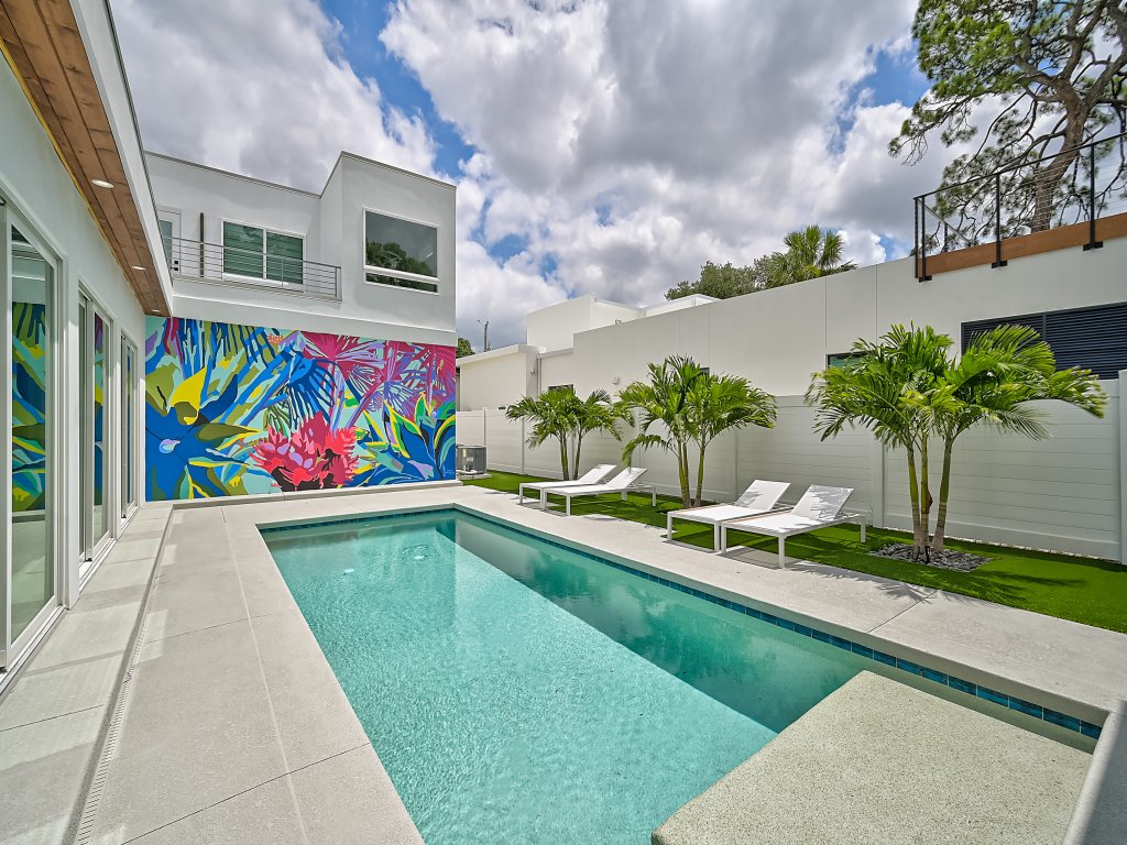 Paradise Found Vacation Rental in Sarasota - RedAwning