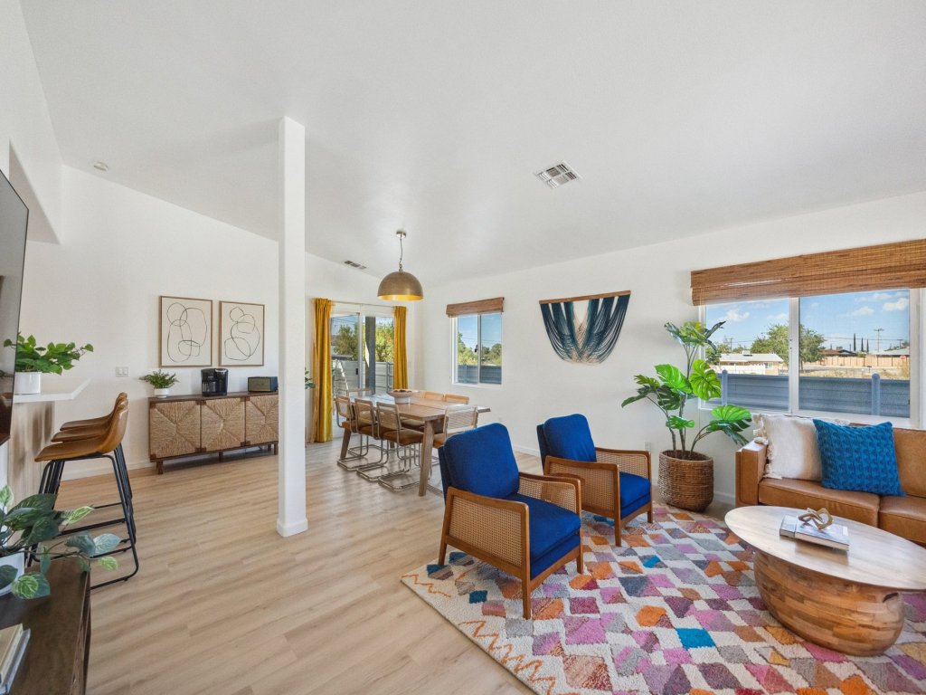 Tangerine House - Hot Tub, Fire Pit, BBQ! Vacation Rental in California - RedAwning