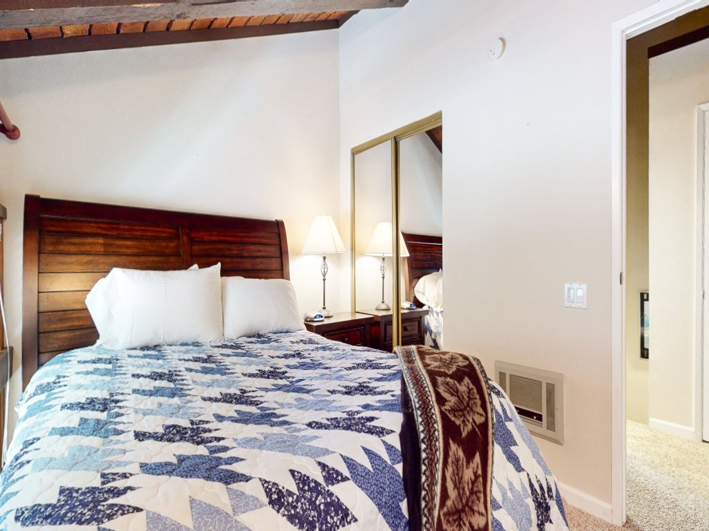 Mammoth Ski & Racquet Club #118 Vacation Rental in Mammoth Lakes - RedAwning