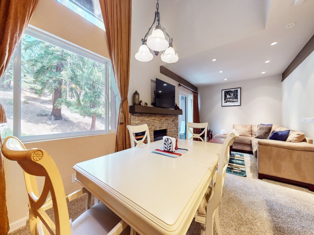 Mammoth Ski & Racquet Club #118 Vacation Rental in Mammoth Lakes - RedAwning