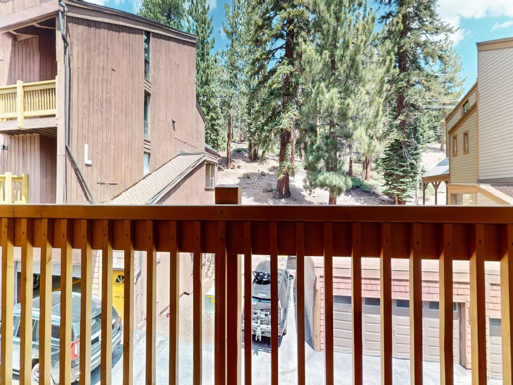Mammoth Ski & Racquet Club #118 Vacation Rental in Mammoth Lakes - RedAwning