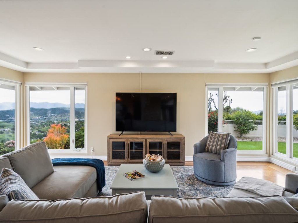 Bouquet Cottage Vacation Rental in California - RedAwning