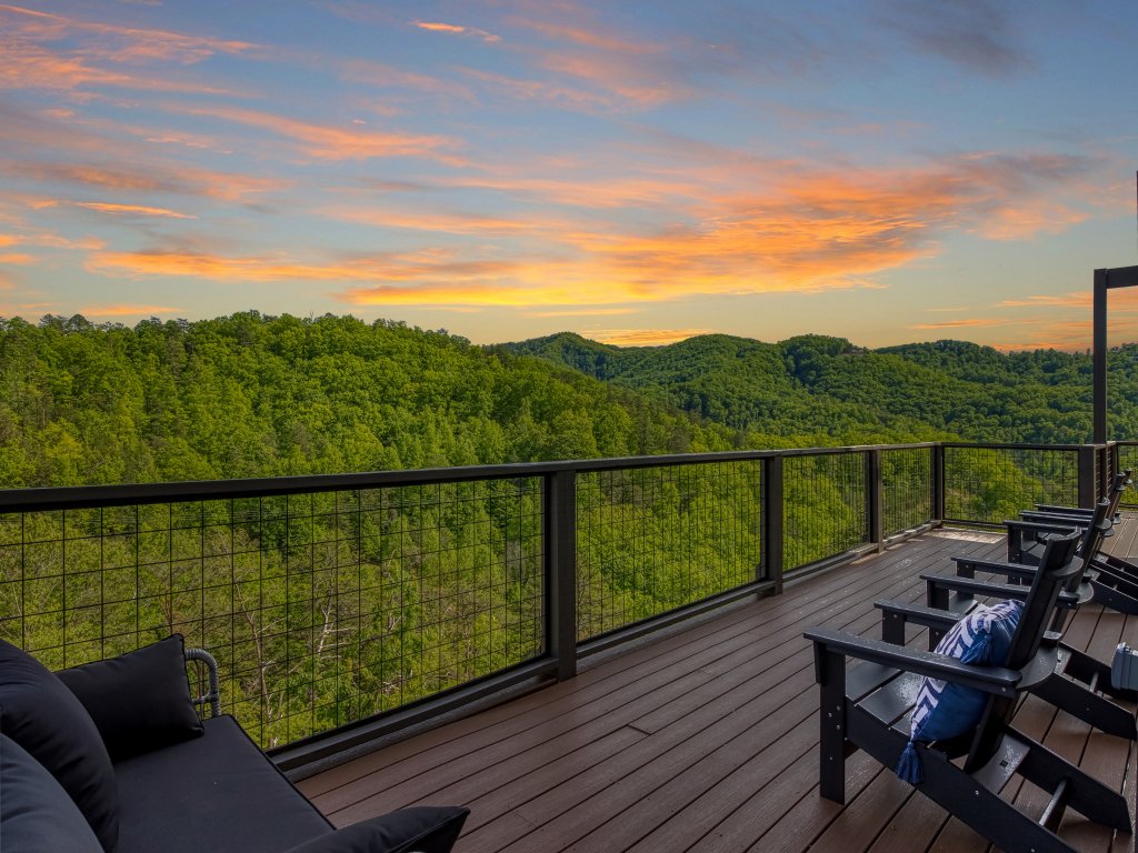 Panoramic Paradise Vacation Rental in Sevierville - RedAwning
