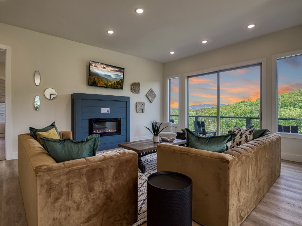Panoramic Paradise Vacation Rental in Sevierville - RedAwning