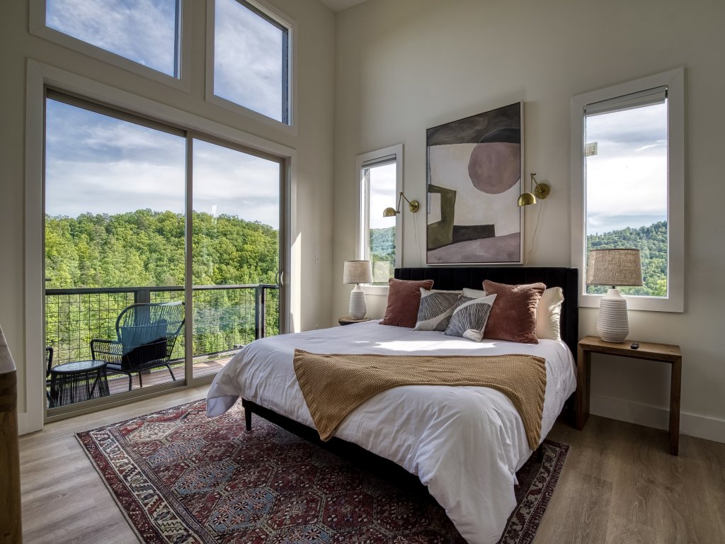 Panoramic Paradise Vacation Rental in Sevierville - RedAwning