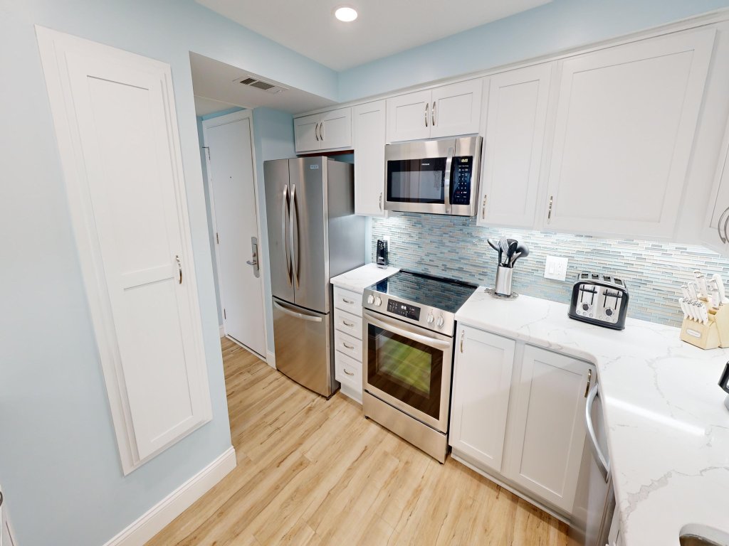 Beach House 404C Vacation Rental in Miramar Beach - RedAwning