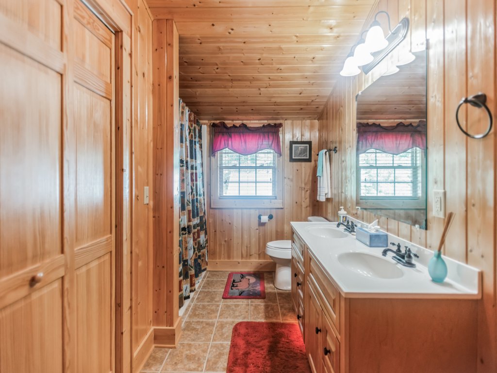 Cozy Mountain Retreat w/ Scenic Views Vacation Rental in Butler - RedAwning