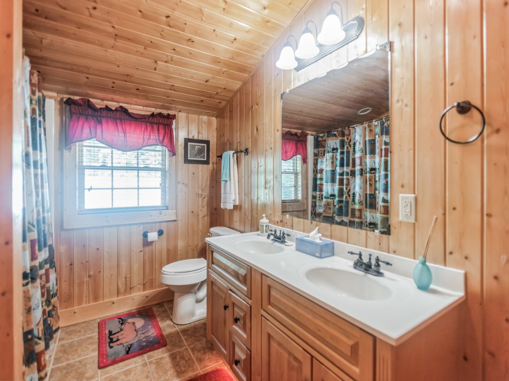 Cozy Mountain Retreat w/ Scenic Views Vacation Rental in Butler - RedAwning
