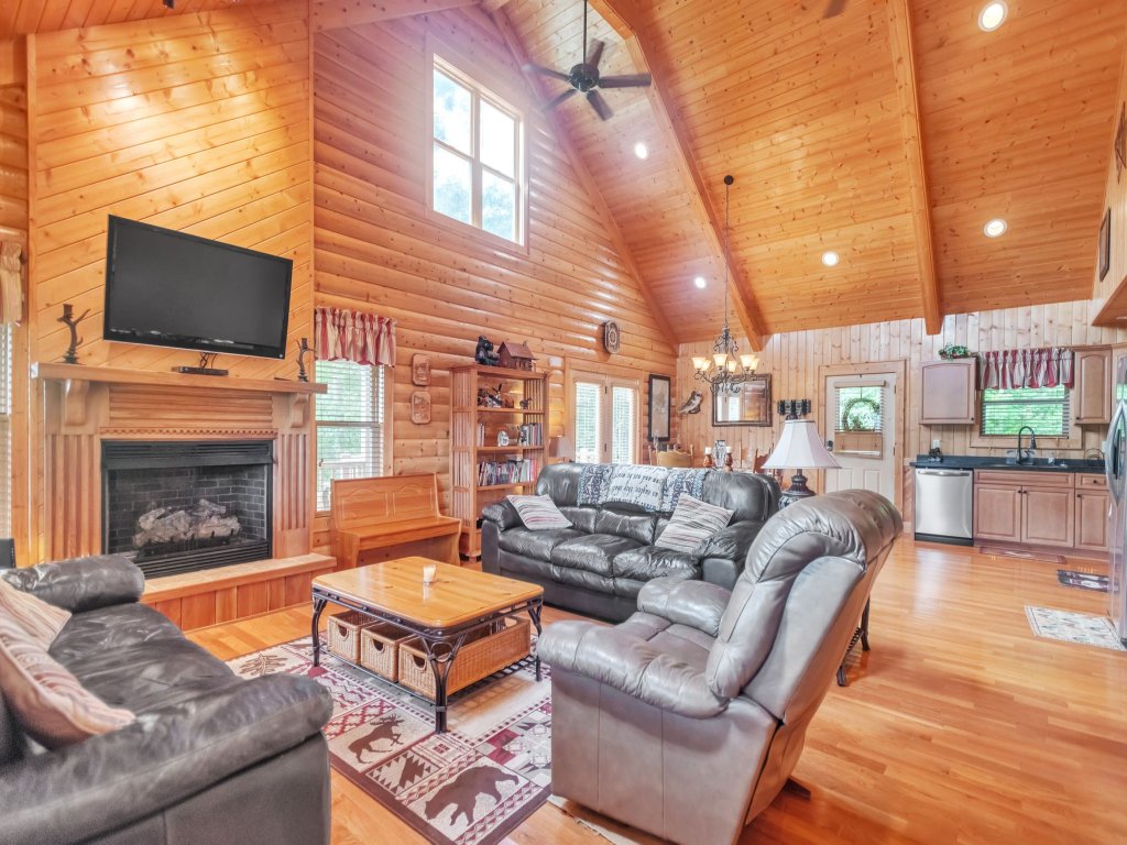 Cozy Mountain Retreat w/ Scenic Views Vacation Rental in Butler - RedAwning