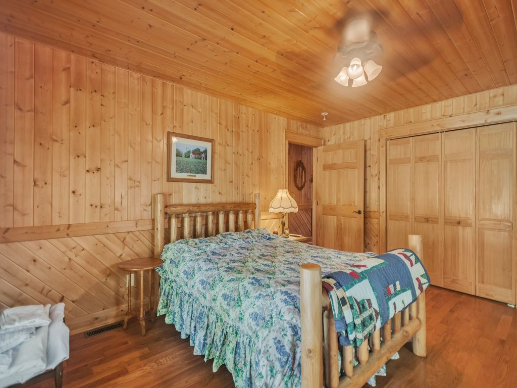 Cozy Mountain Retreat w/ Scenic Views Vacation Rental in Butler - RedAwning