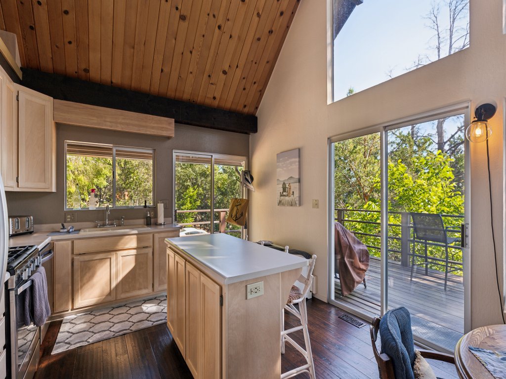 Kelseyville | Clear Lake + Konocti Views | Pool Vacation Rental in California - RedAwning