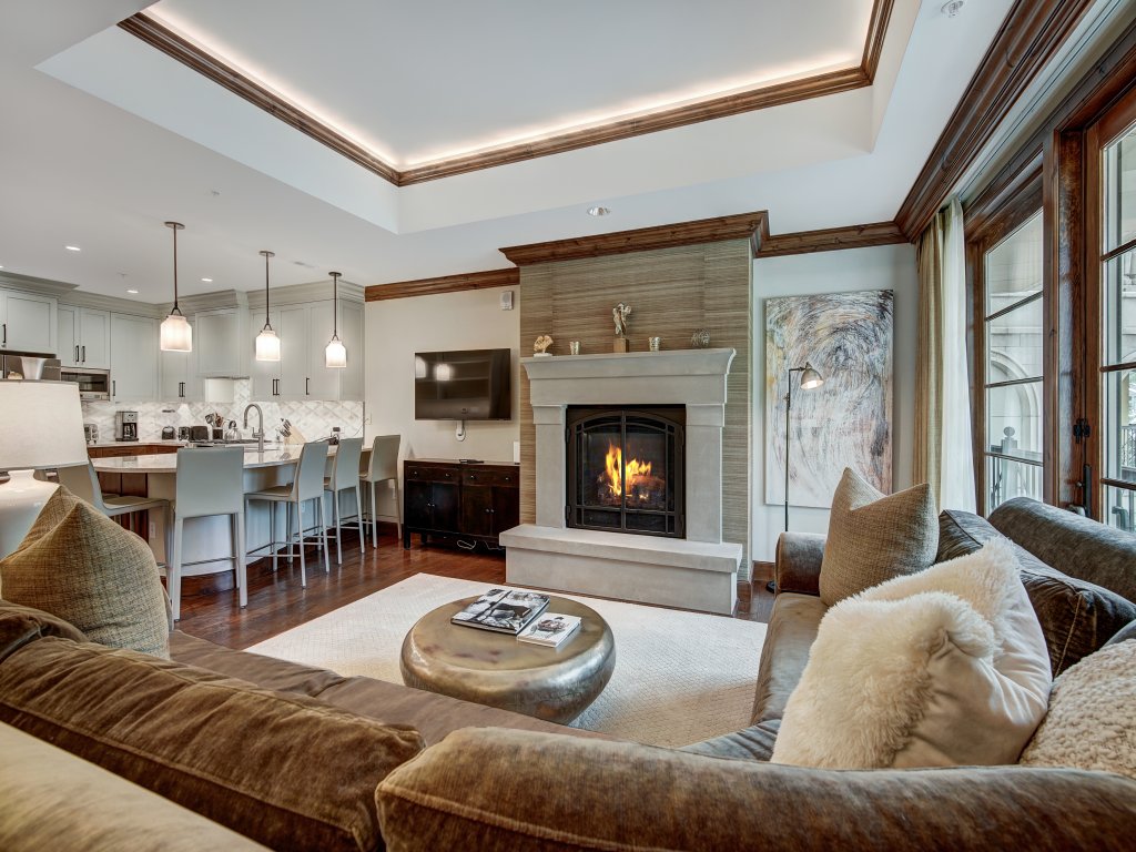 Remodeled 3 Bedroom Valley View at Ritz Carlton Vacation Rental in Vail - RedAwning