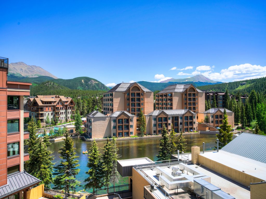 True Luxury Ski in & Ski Out Vacation Rental in Breckenridge - RedAwning