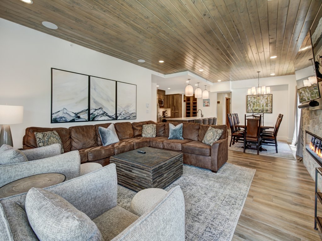 True Luxury Ski in & Ski Out Vacation Rental in Breckenridge - RedAwning