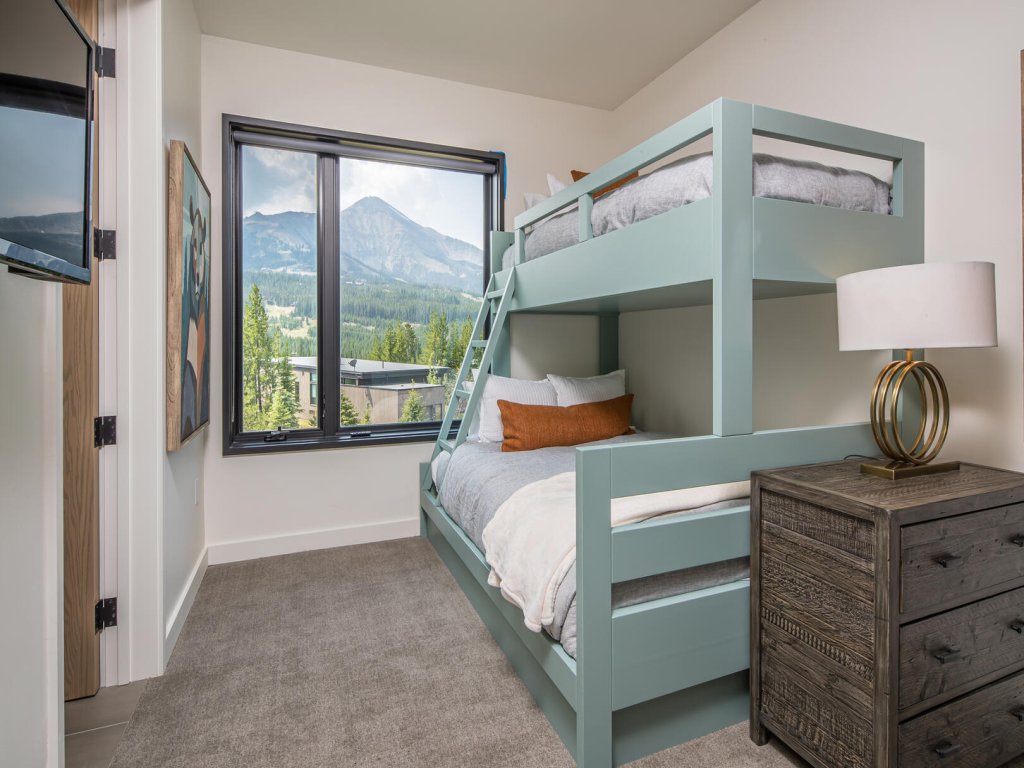 202 LakeLodge Vacation Rental in Big Sky - RedAwning