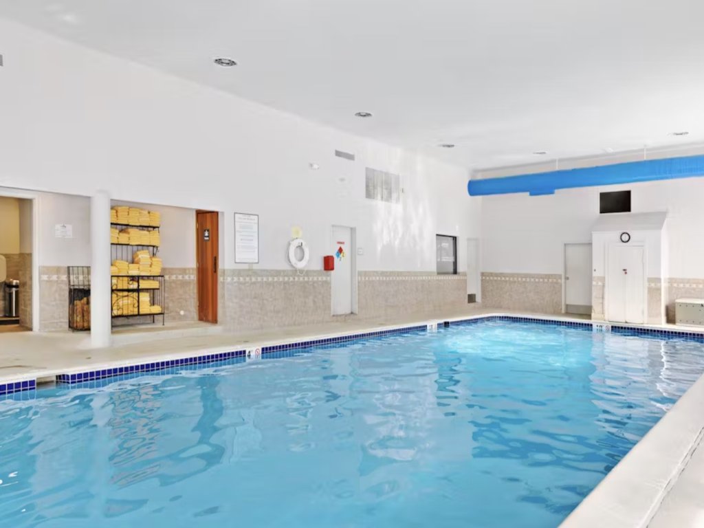 1765 Montezuma Vacation Rental in Keystone - RedAwning