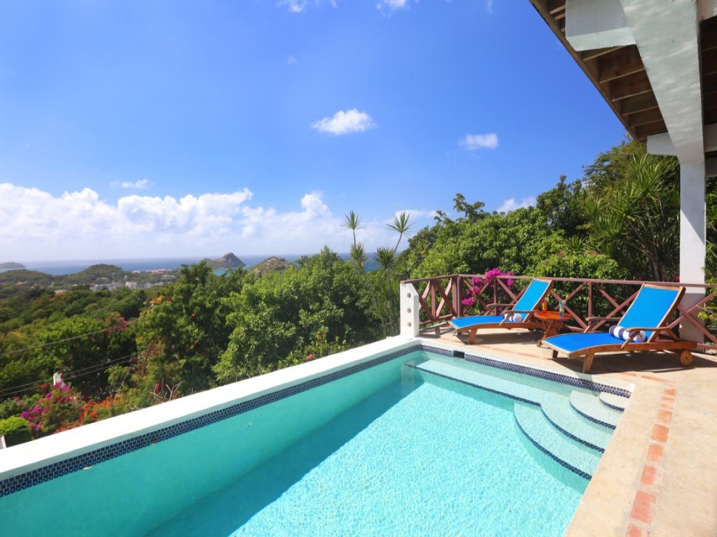 Bella Vista (1 - 2 bedroom rate) Vacation Rental - RedAwning