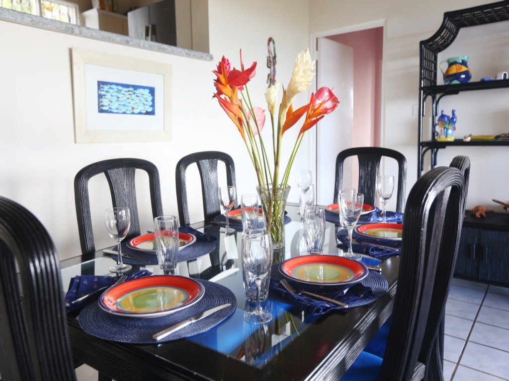 Bella Vista (1 - 2 bedroom rate) Vacation Rental - RedAwning