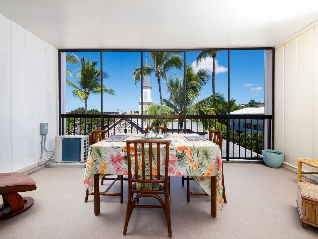 Kona Plaza#411 Vacation Rental in Kailua Kona - RedAwning