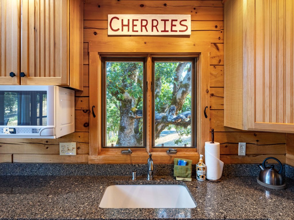 Straight From The Heart Vacation Rental in Washington - RedAwning