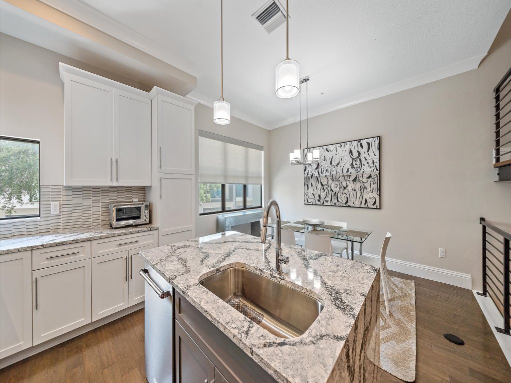 Cityscape Retreat Vacation Rental in Sarasota - RedAwning