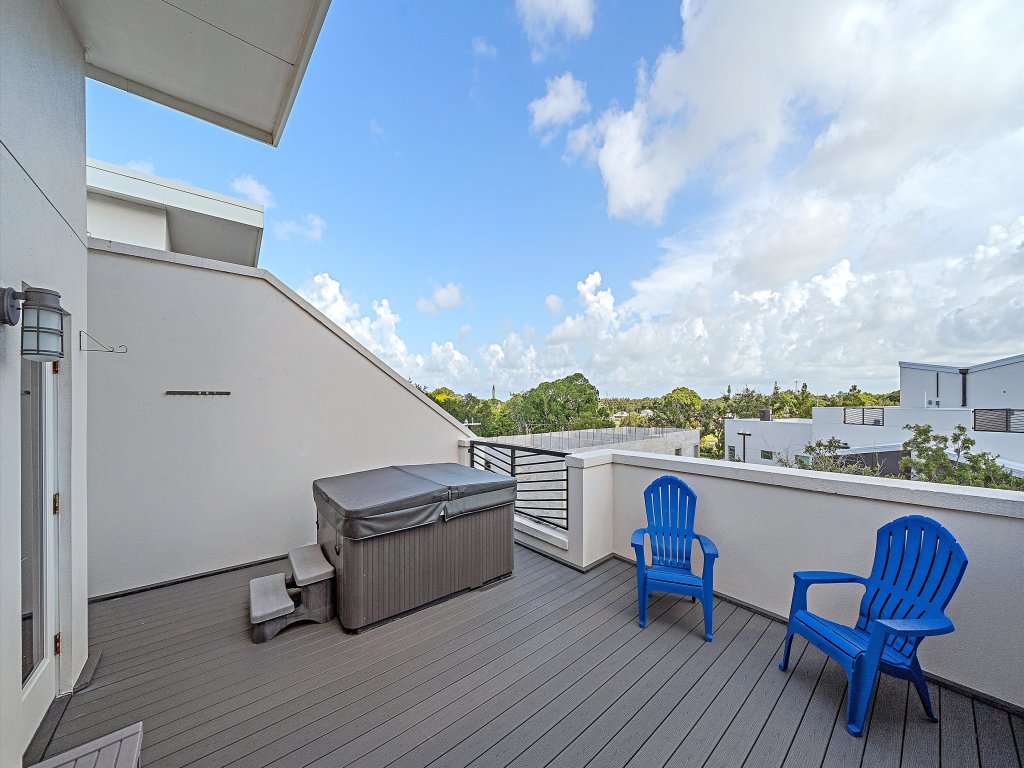 Cityscape Retreat Vacation Rental in Sarasota - RedAwning