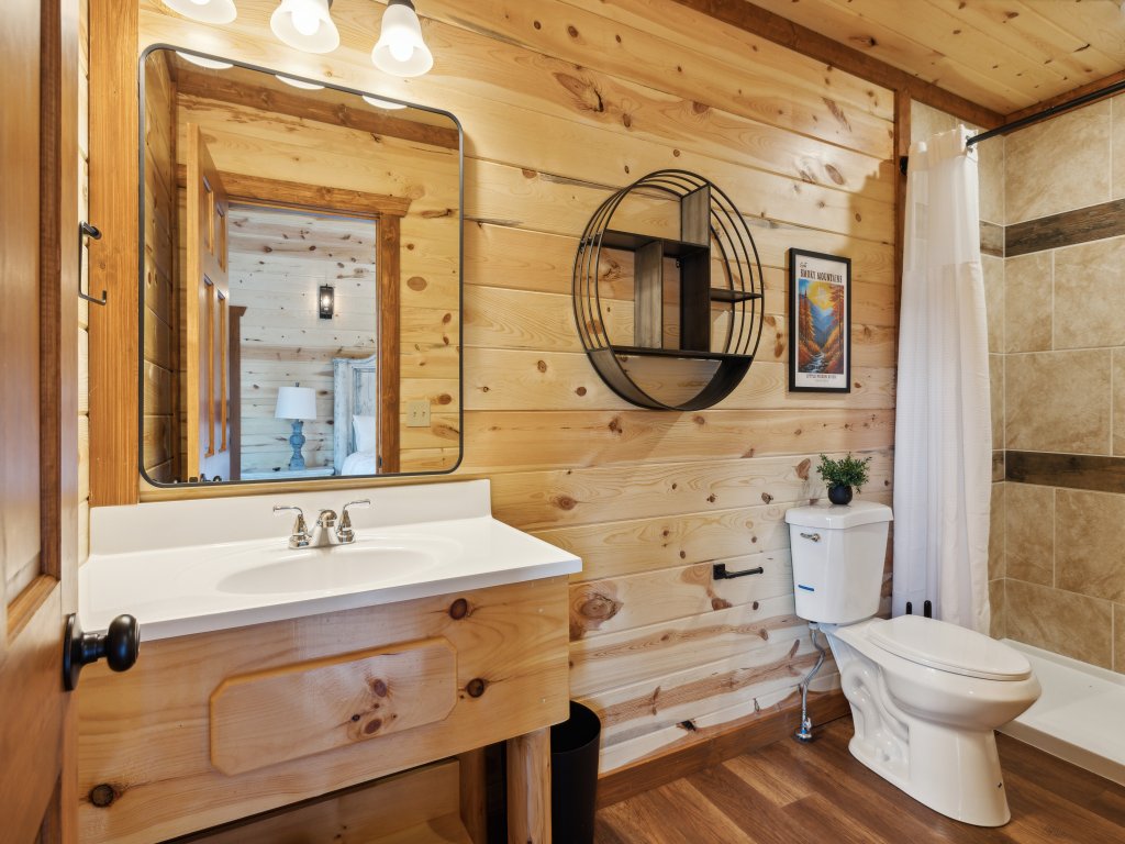 Smoky Mountain Splash Vacation Rental in Sevierville - RedAwning
