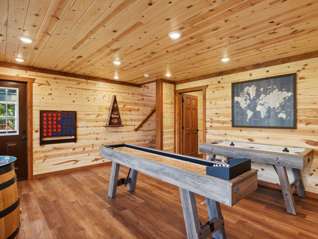 Smoky Mountain Splash Vacation Rental in Sevierville - RedAwning