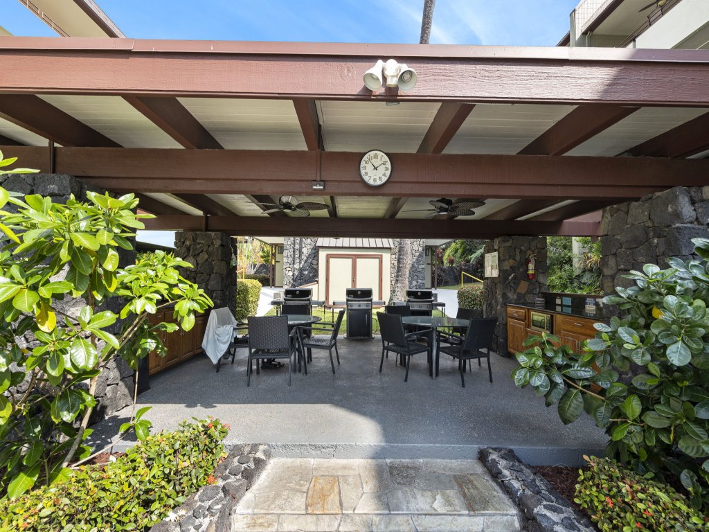 White Sands Village#121 Vacation Rental in Kailua Kona - RedAwning