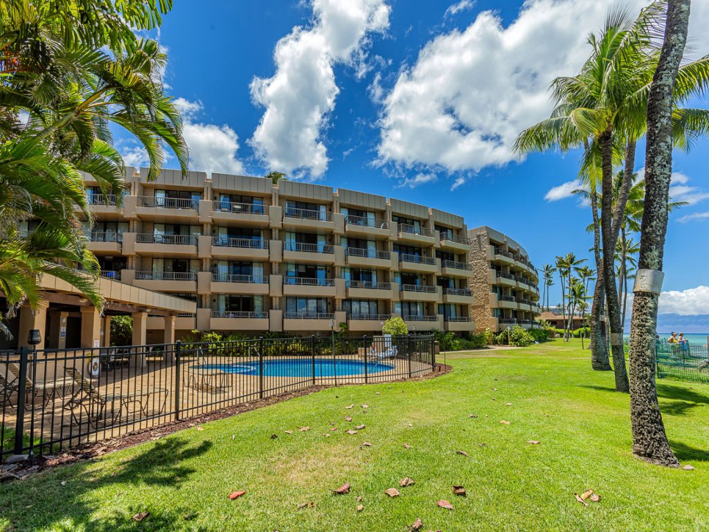 Paki Maui 411 Vacation Rental in Lahaina - RedAwning