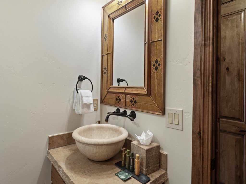 Grand Lodge - Four Bedroom #405 - Ski-in/ski-out Vacation Rental in Park City - RedAwning