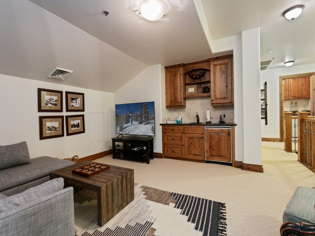 Grand Lodge - Four Bedroom #405 - Ski-in/ski-out Vacation Rental in Park City - RedAwning