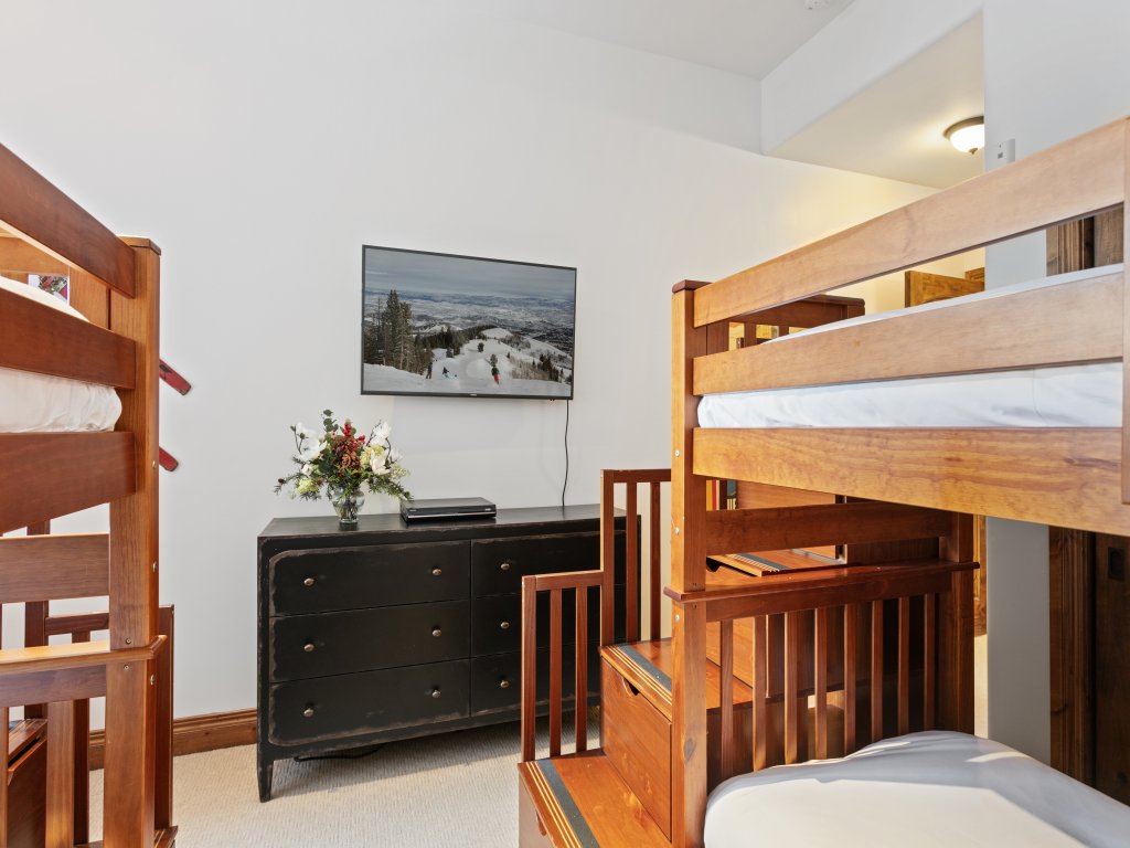 Grand Lodge - Three Bedroom #201 - Ski-in/ski-out Vacation Rental in Park City - RedAwning