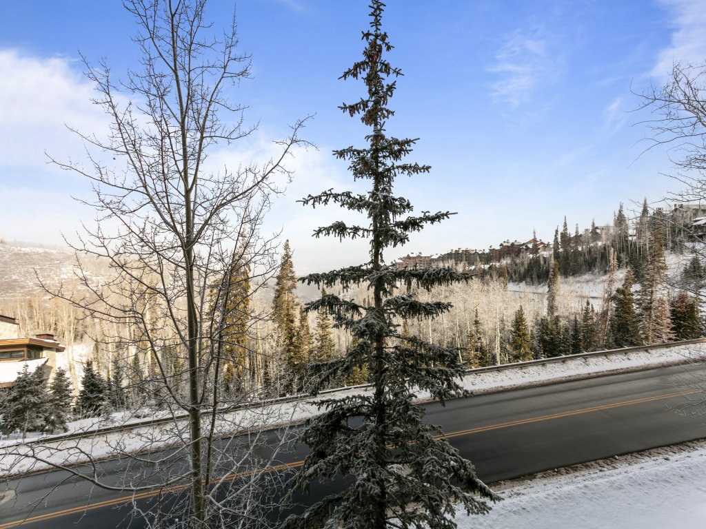 Grand Lodge - Three Bedroom #201 - Ski-in/ski-out Vacation Rental in Park City - RedAwning