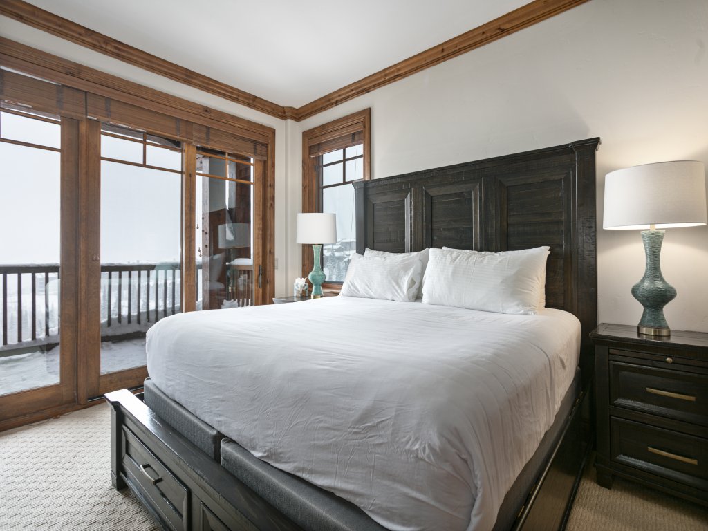 Grand Lodge - Three Bedroom #401 - Ski-in/ski-out Vacation Rental in Park City - RedAwning