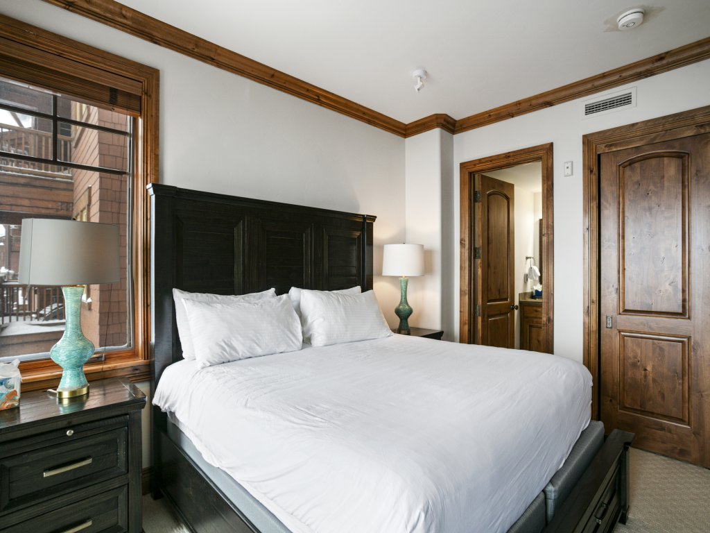 Grand Lodge - Three Bedroom #401 - Ski-in/ski-out Vacation Rental in Park City - RedAwning