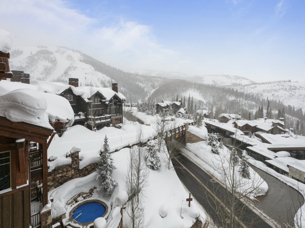 Grand Lodge - Three Bedroom #401 - Ski-in/ski-out Vacation Rental in Park City - RedAwning
