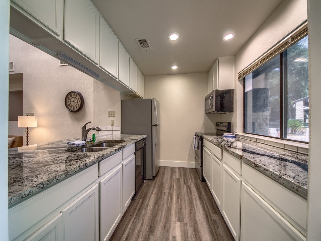 CW CHB216 Club Paradise Vacation Rental in New Braunfels - RedAwning