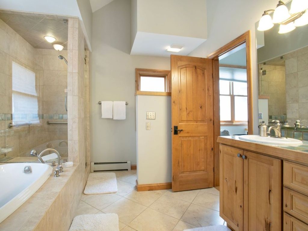 Blue Skies Vacation Rental in Colorado - RedAwning