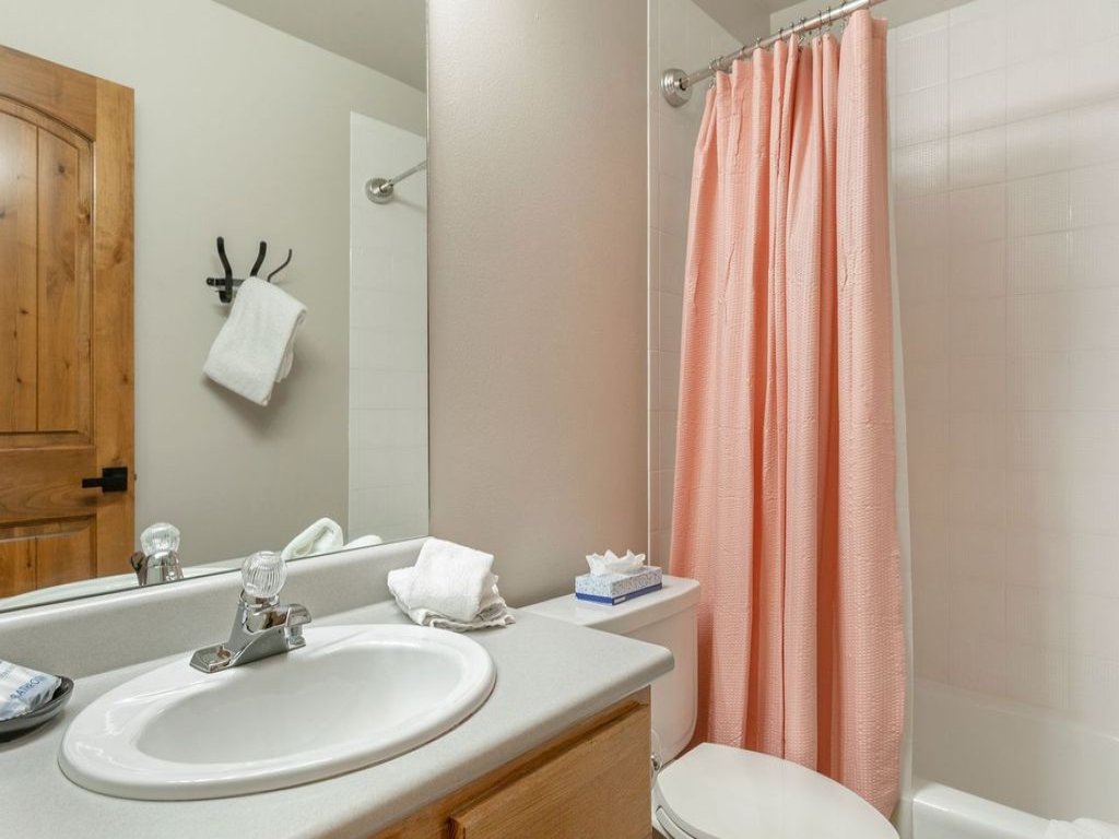 Blue Skies Vacation Rental in Colorado - RedAwning