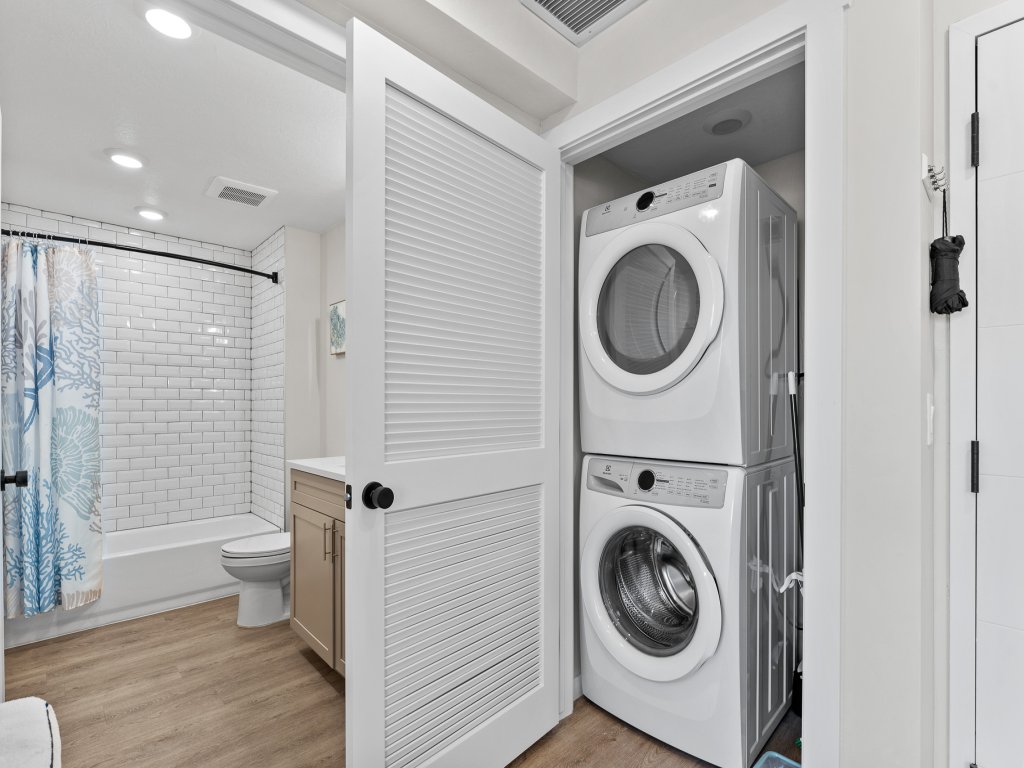 Dreamy Lagoon Vacation Rental in St. George - RedAwning