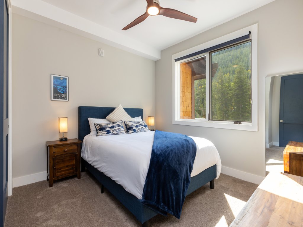1824 The Seasons Vacation Rental in Keystone - RedAwning
