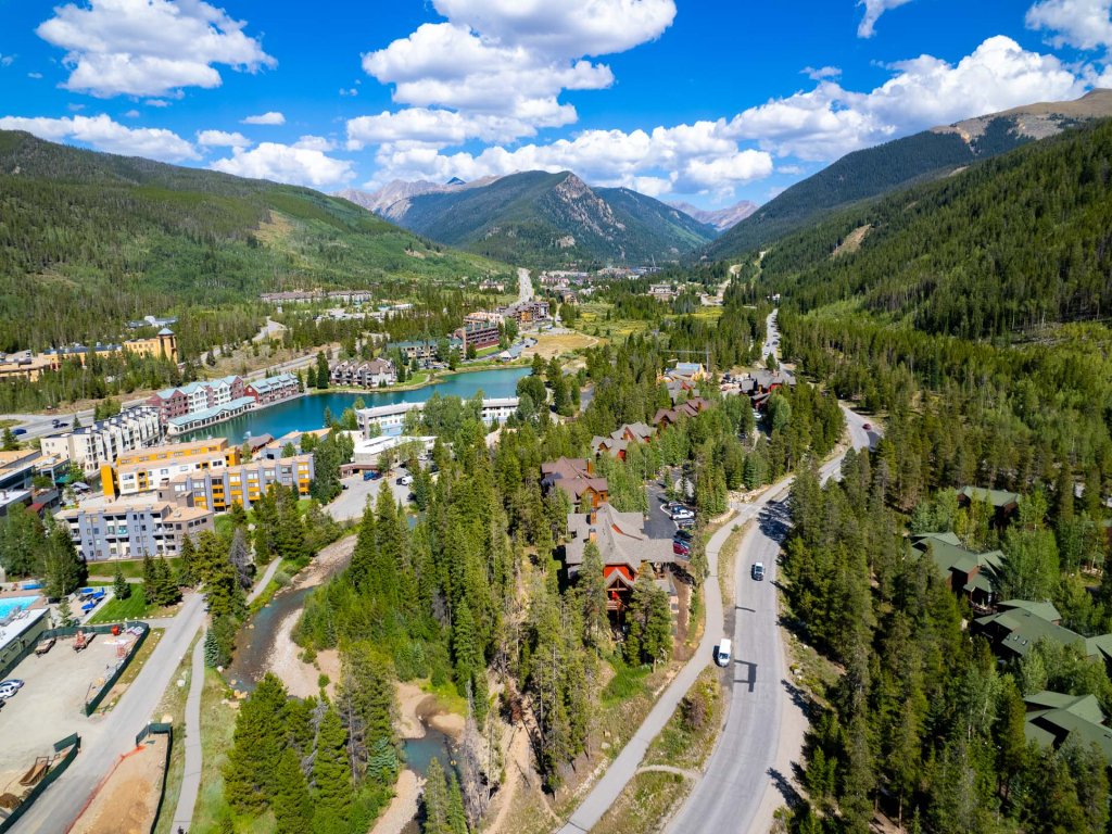 1824 The Seasons Vacation Rental in Keystone - RedAwning