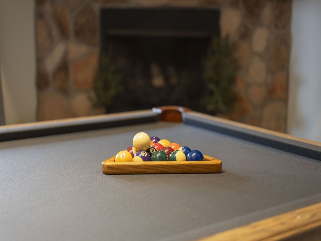 Walden's Ridge Cabin Vacation Rental in Sevierville - RedAwning