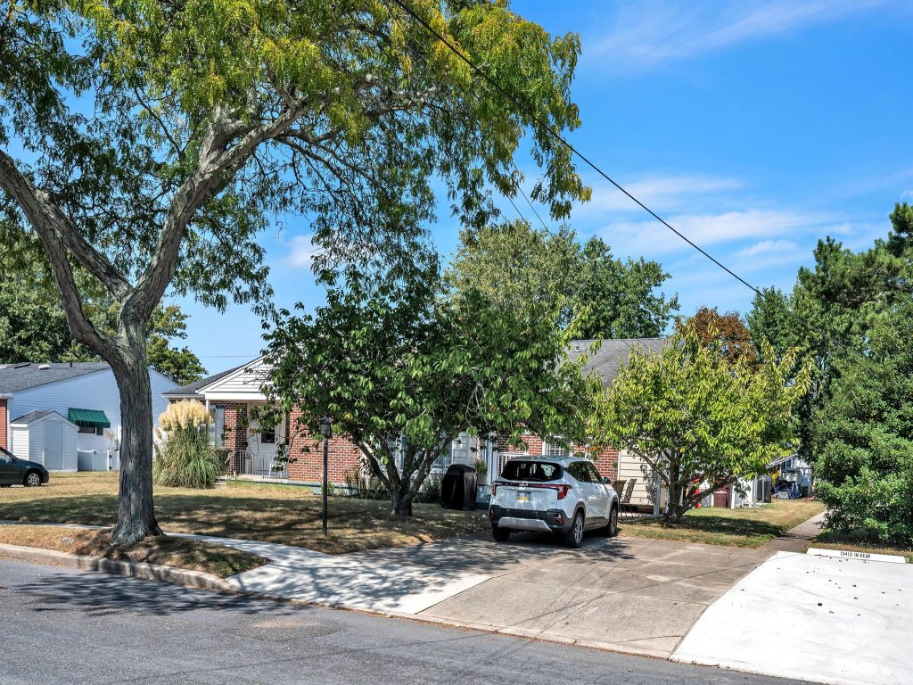 2BR 1.5Bath Cape May Retreat - Yard & Beach Vacation Rental in New Jersey - RedAwning